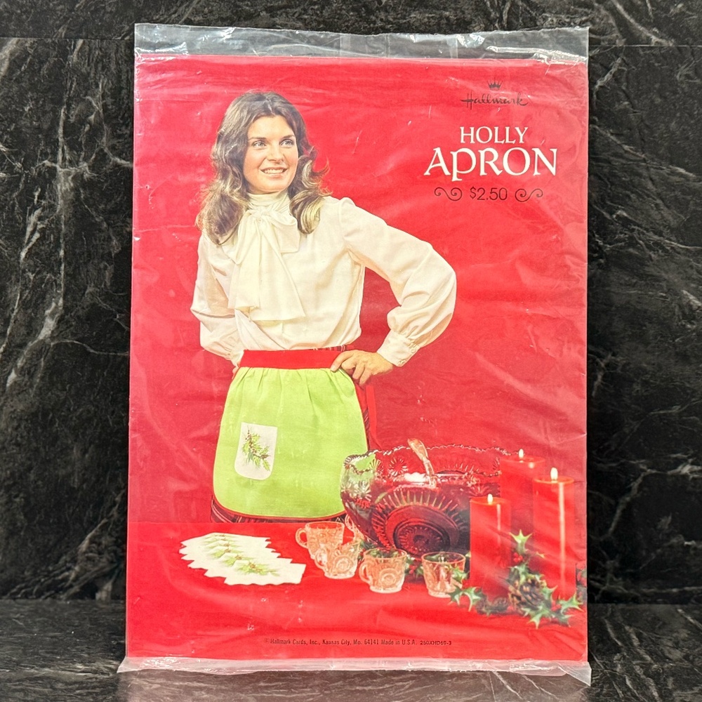 HALLMARK Holly Apron Vintage